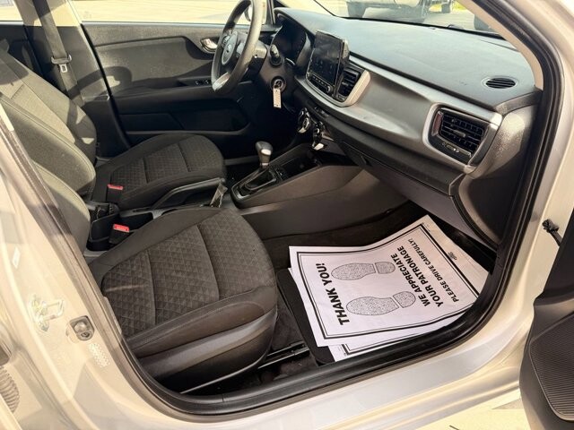 2021 Kia Rio in Knoxville, TN 37920 - 18130798 16