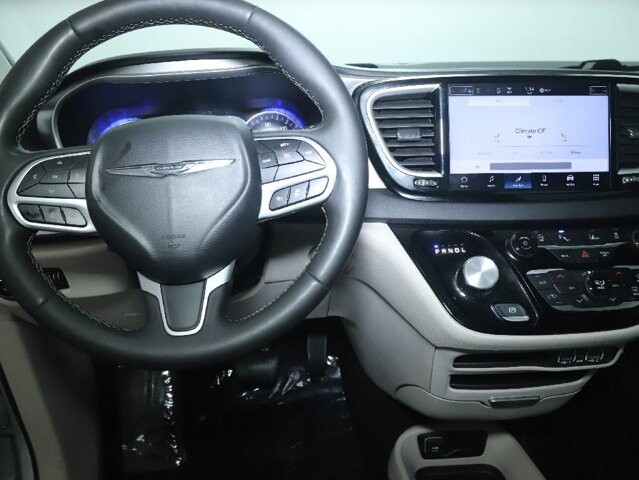 2024 Chrysler Pacifica in Bedford, OH 44146 - 18130801 27