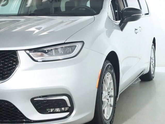 2024 Chrysler Pacifica in Bedford, OH 44146 - 18130801 4