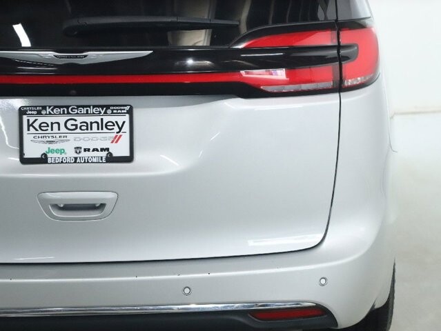 2024 Chrysler Pacifica in Bedford, OH 44146 - 18130801 42