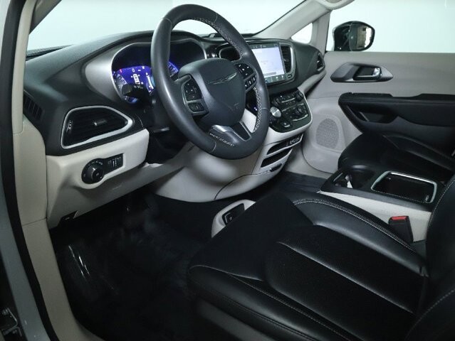 2024 Chrysler Pacifica in Bedford, OH 44146 - 18130801 17