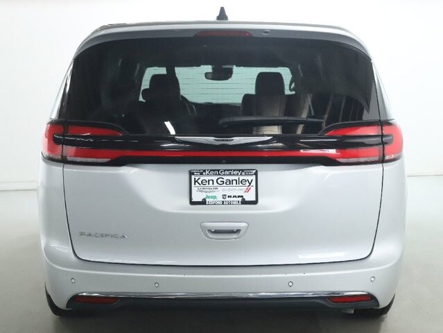 2024 Chrysler Pacifica in Bedford, OH 44146 - 18130801 40