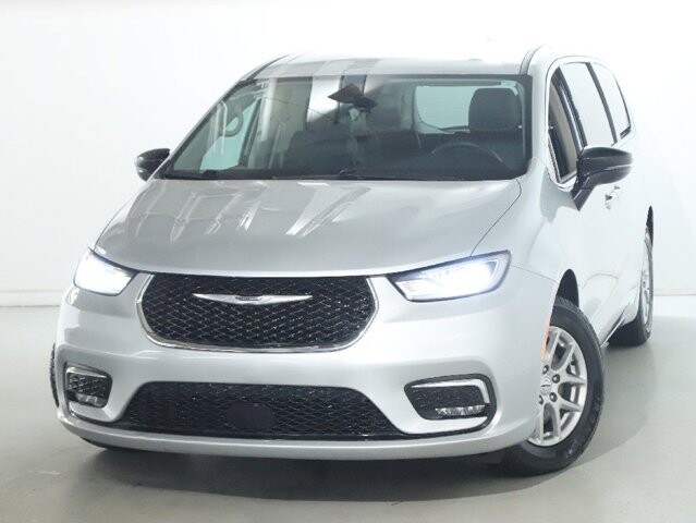 2024 Chrysler Pacifica in Bedford, OH 44146 - 18130801 3