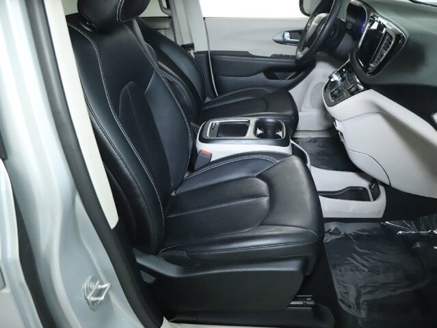2024 Chrysler Pacifica in Bedford, OH 44146 - 18130801 32