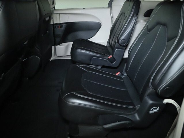 2024 Chrysler Pacifica in Bedford, OH 44146 - 18130801 14