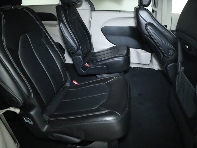 2024 Chrysler Pacifica in Bedford, OH 44146 - 18130801 29