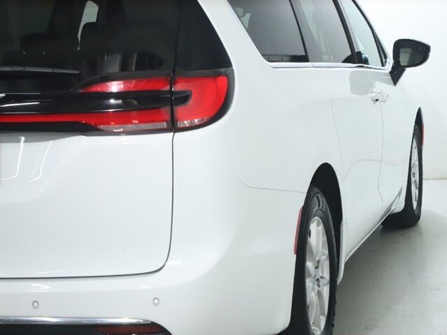 2024 Chrysler Pacifica in Bedford, OH 44146 - 18130802 43