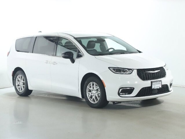 2024 Chrysler Pacifica in Bedford, OH 44146 - 18130802 9