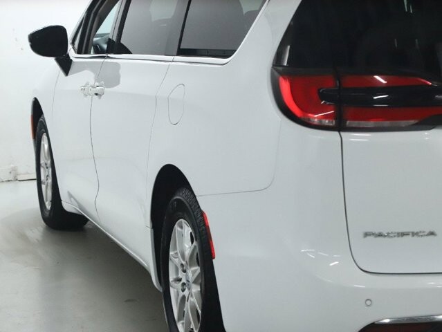 2024 Chrysler Pacifica in Bedford, OH 44146 - 18130802 39