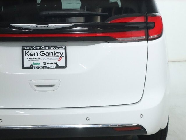 2024 Chrysler Pacifica in Bedford, OH 44146 - 18130802 42