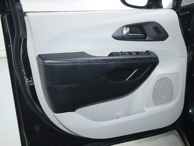 2024 Chrysler Pacifica in Bedford, OH 44146 - 18130803 15