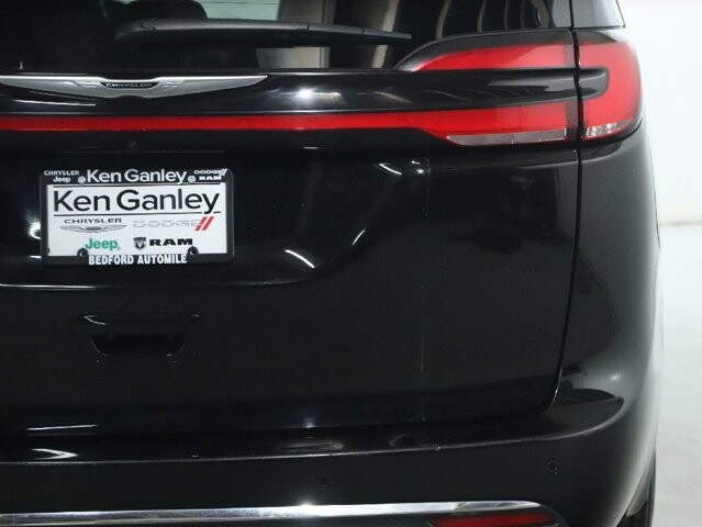 2024 Chrysler Pacifica in Bedford, OH 44146 - 18130803 42