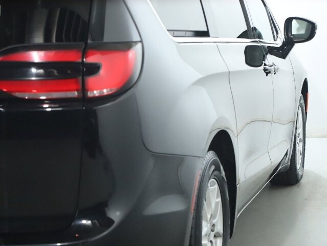 2024 Chrysler Pacifica in Bedford, OH 44146 - 18130803 43