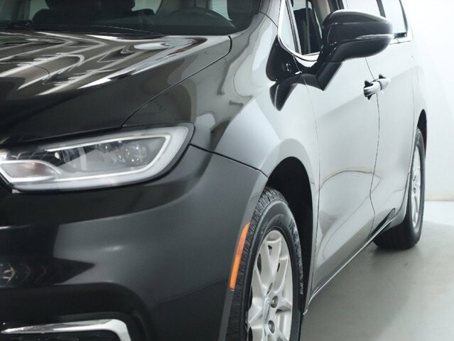 2024 Chrysler Pacifica in Bedford, OH 44146 - 18130803 4