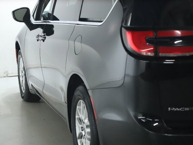 2024 Chrysler Pacifica in Bedford, OH 44146 - 18130803 39