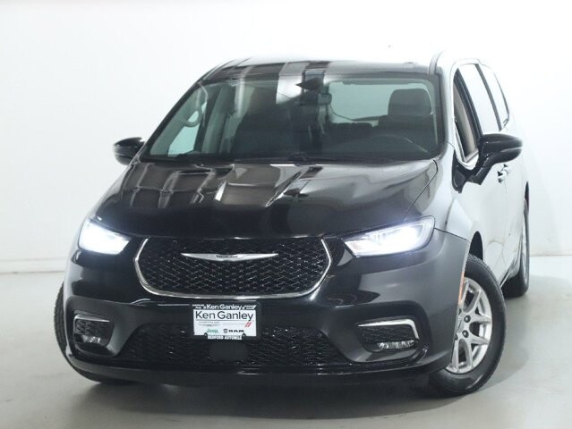 2024 Chrysler Pacifica in Bedford, OH 44146 - 18130803 3