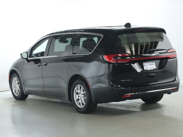 2024 Chrysler Pacifica in Bedford, OH 44146 - 18130803 38