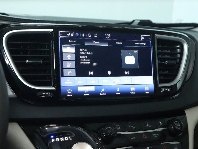 2023 Chrysler Pacifica in Bedford, OH 44146 - 18130806 23
