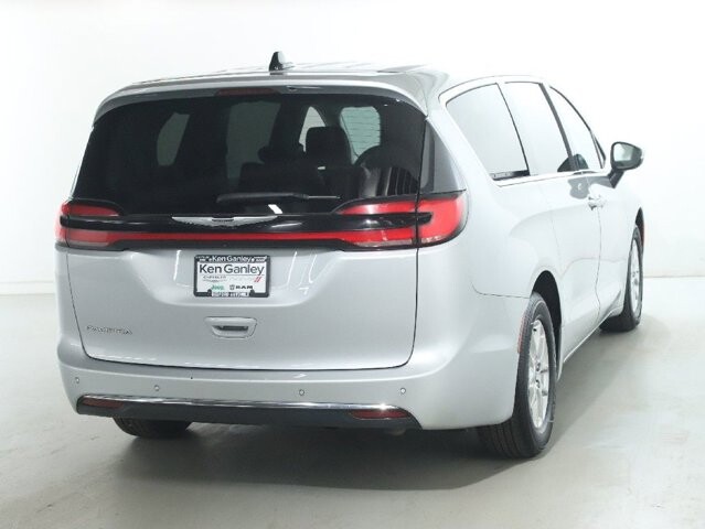 2023 Chrysler Pacifica in Bedford, OH 44146 - 18130806 43