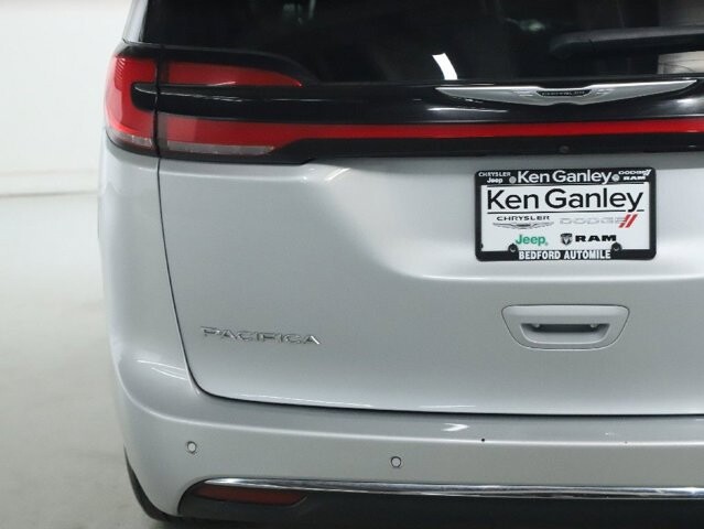 2023 Chrysler Pacifica in Bedford, OH 44146 - 18130806 40