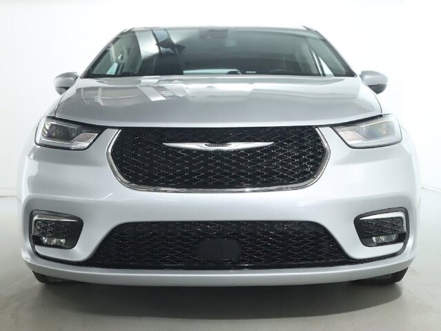 2023 Chrysler Pacifica in Bedford, OH 44146 - 18130806 5