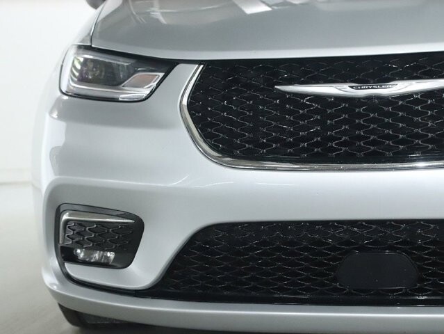 2023 Chrysler Pacifica in Bedford, OH 44146 - 18130806 6