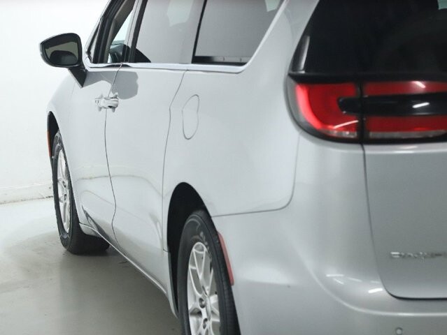 2023 Chrysler Pacifica in Bedford, OH 44146 - 18130806 38
