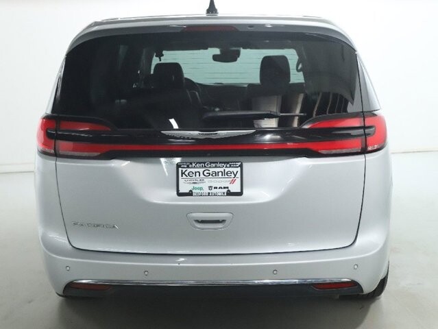 2023 Chrysler Pacifica in Bedford, OH 44146 - 18130806 39