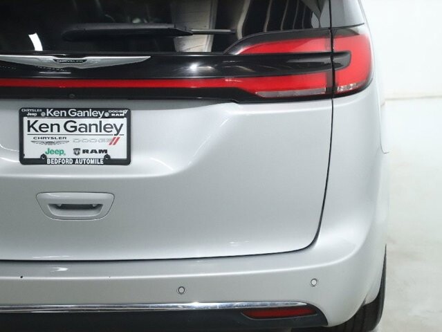2023 Chrysler Pacifica in Bedford, OH 44146 - 18130806 41