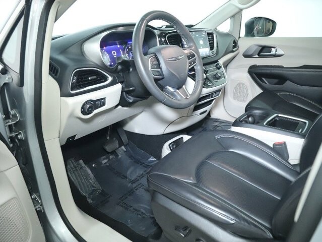 2023 Chrysler Pacifica in Bedford, OH 44146 - 18130806 16