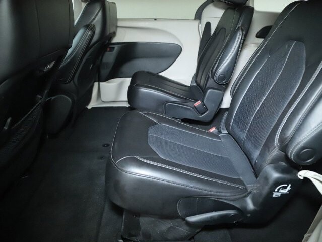 2023 Chrysler Pacifica in Bedford, OH 44146 - 18130806 13
