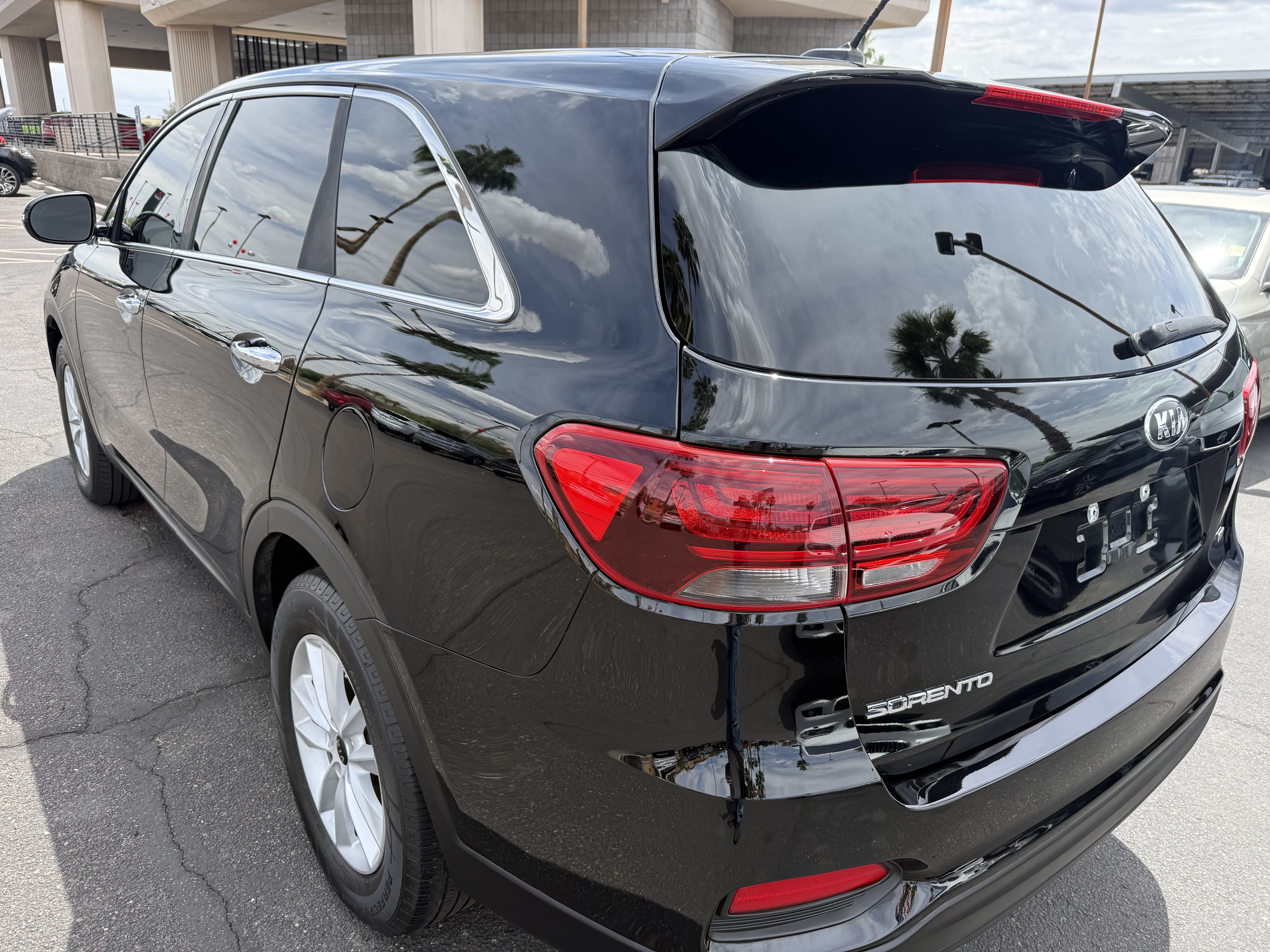 2019 Kia Sorento in Phoenix, AZ 85022 - 18130812 6