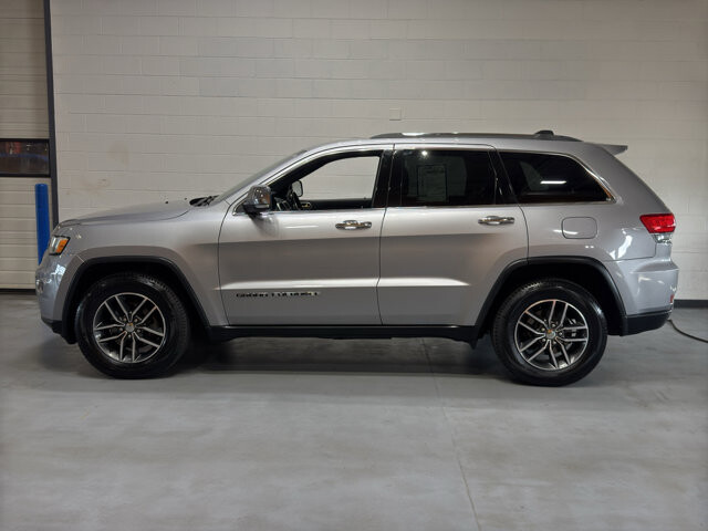 2018 Jeep Grand Cherokee in Burlington, WI 53105 - 18130825 2