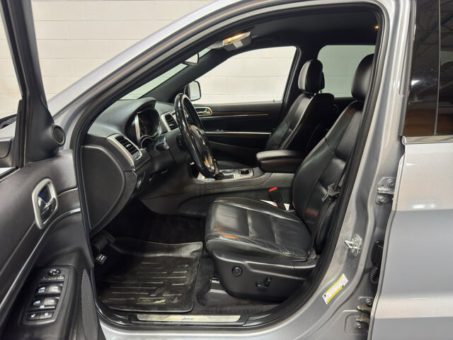 2018 Jeep Grand Cherokee in Burlington, WI 53105 - 18130825 15