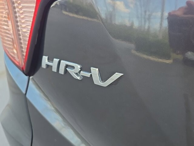 2018 Honda HR-V in Marysville, OH 43040 - 18130834 7