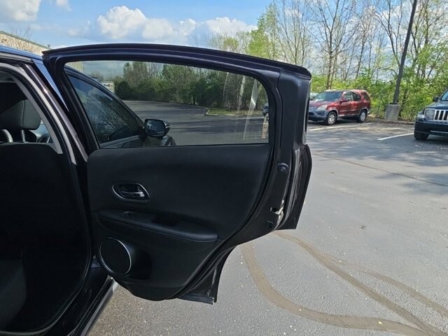 2018 Honda HR-V in Marysville, OH 43040 - 18130834 36