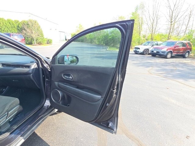 2018 Honda HR-V in Marysville, OH 43040 - 18130834 39