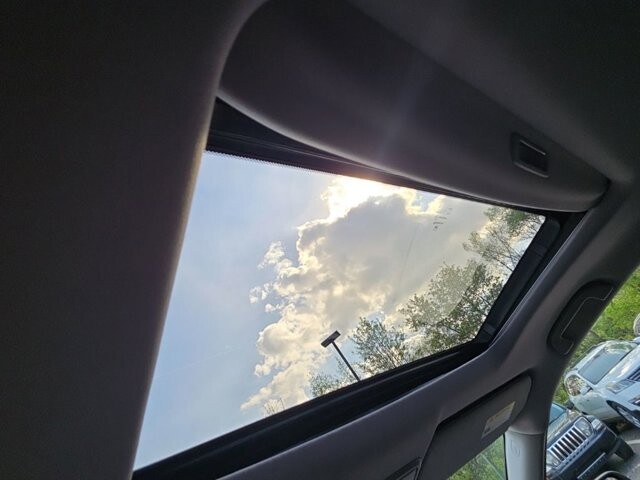 2017 Honda Pilot in Marysville, OH 43040 - 18130835 23