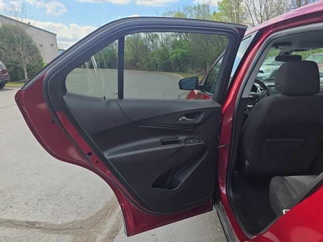 2018 Chevrolet Equinox in Marysville, OH 43040 - 18130836 32