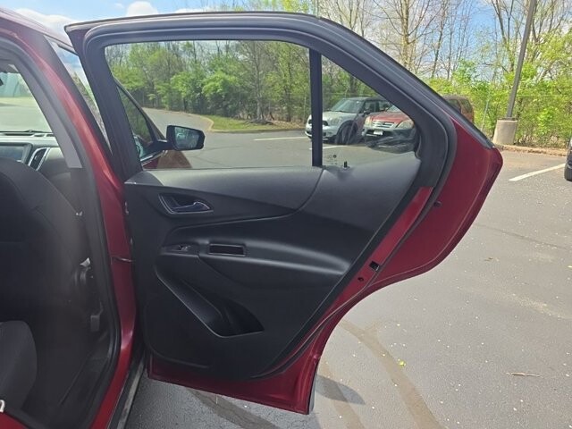 2018 Chevrolet Equinox in Marysville, OH 43040 - 18130836 37