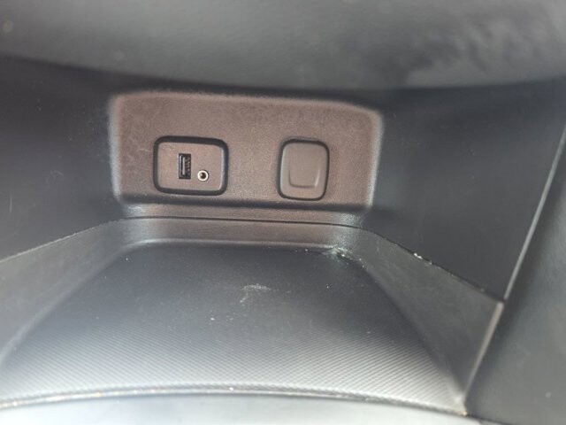 2018 Chevrolet Equinox in Marysville, OH 43040 - 18130836 28