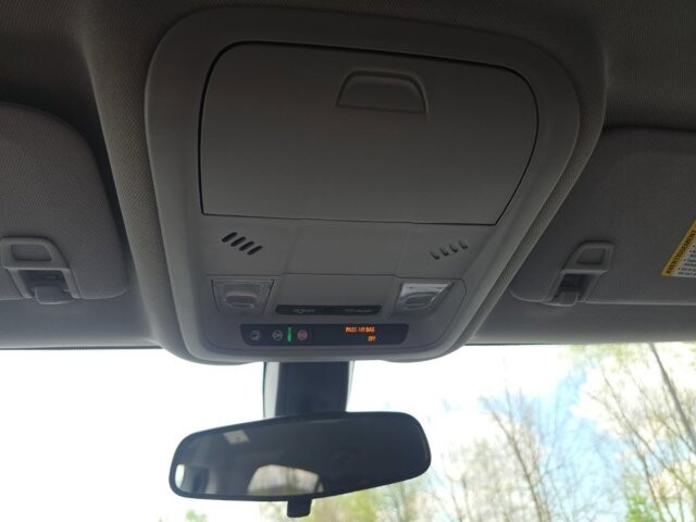 2018 Chevrolet Equinox in Marysville, OH 43040 - 18130836 23