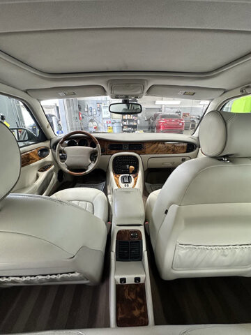 2003 Jaguar XJ8 in Eastpointe, MI 48021 - 18130841 7