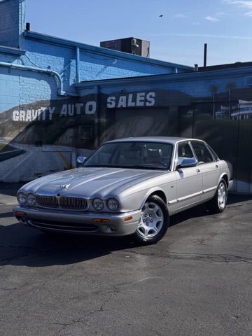 2003 Jaguar XJ8 in Eastpointe, MI 48021 - 18130841 3