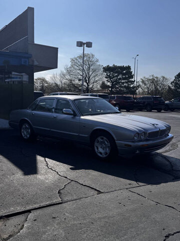 2003 Jaguar XJ8 in Eastpointe, MI 48021 - 18130841 4