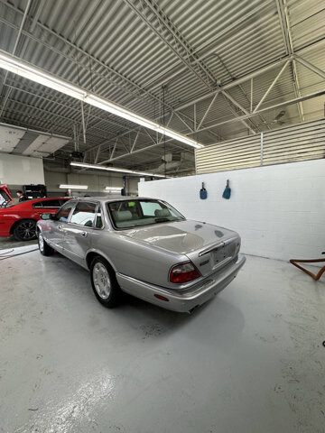 2003 Jaguar XJ8 in Eastpointe, MI 48021 - 18130841 5