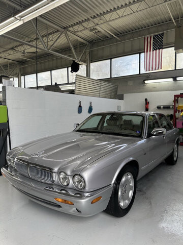 2003 Jaguar XJ8 in Eastpointe, MI 48021 - 18130841