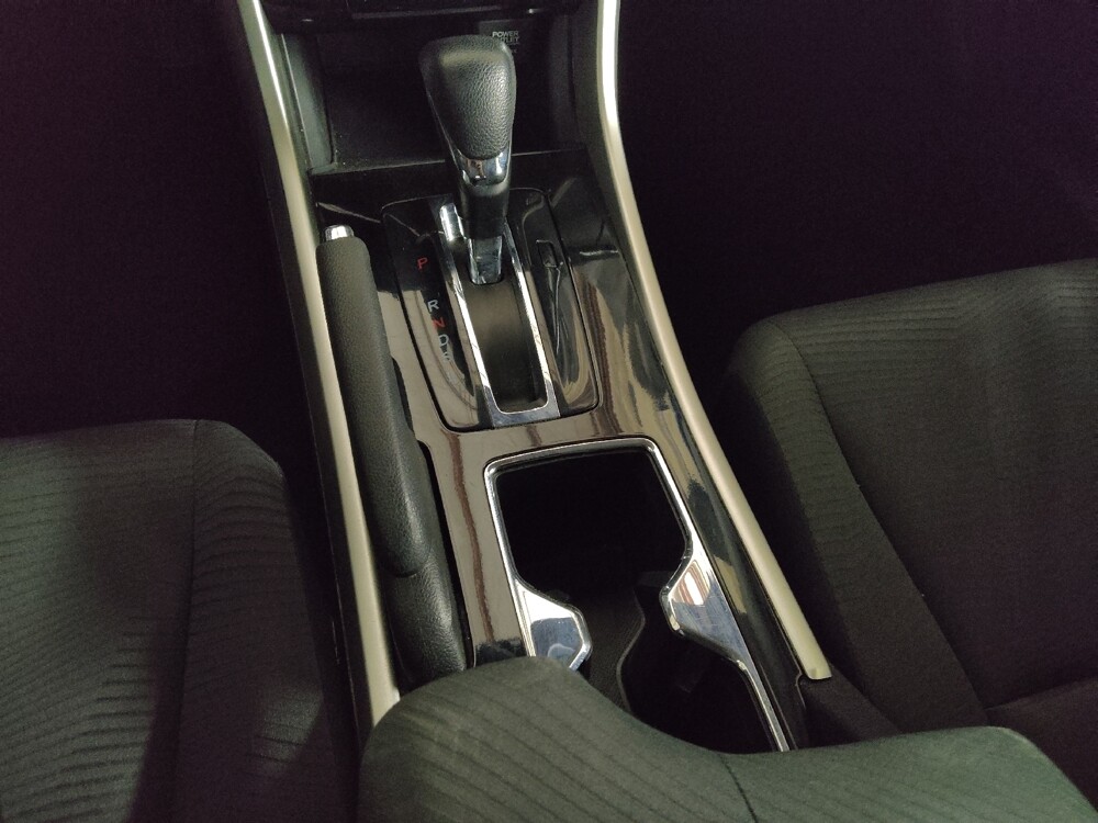 2017 Honda Accord in Marietta, GA 30062 - 18130888 26