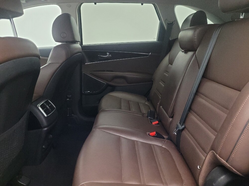 2019 Kia Sorento in Glendale, AZ 85301 - 18130961 18