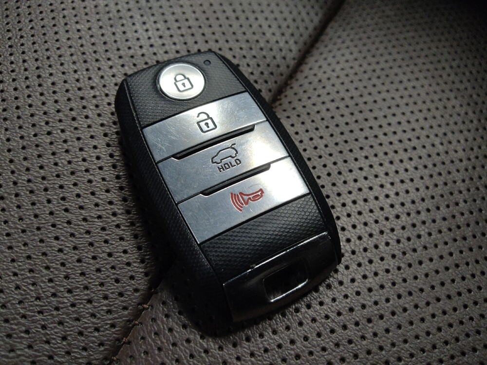 2019 Kia Sorento in Glendale, AZ 85301 - 18130961 32